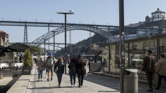 Concurso para nova ponte rodoferrovi&aacute;ria sobre o Douro lan&ccedil;ado at&eacute; ao Natal