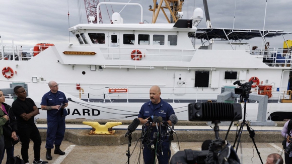 Submers&iacute;vel continua desaparecido no Atl&acirc;ntico e restam 40 horas de oxig&eacute;nio