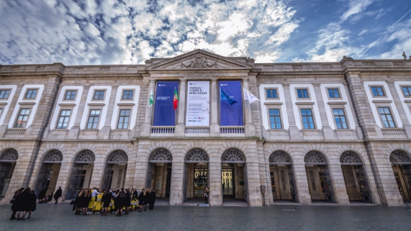 Universidade do Porto com a melhor classificação portuguesa em ranking liderado por MIT