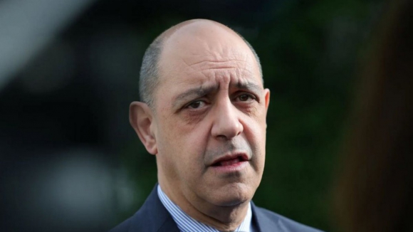 Ministro da Sa&uacute;de diz que aumento salarial dos m&eacute;dicos ser&aacute; "muito vari&aacute;vel"