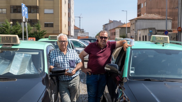 Táxi para a liberdade. A abandonada praça do Monte do Vale, em frente à cadeia de Custóias