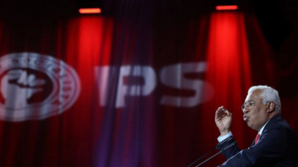 Sondagem. PS na lideran&ccedil;a, mas direita consegue mais votos