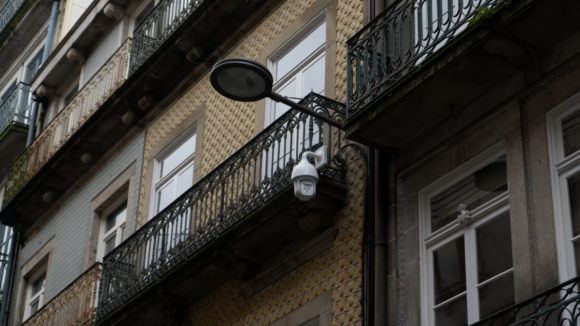 Câmaras de videovigilância do Porto não têm reconhecimento de inteligência artificial
