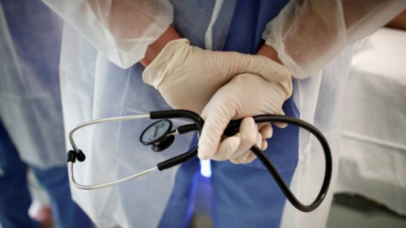 SNS &ldquo;n&atilde;o pode esperar mais&rdquo; por respostas do Governo aos m&eacute;dicos, diz&nbsp;Federa&ccedil;&atilde;o Nacional dos M&eacute;dicos