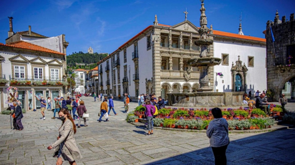 Investimento de 1,2 milhões de euros cria bairro comercial digital em Viana do Castelo