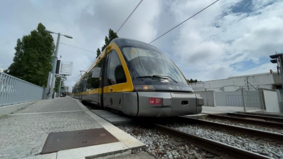 PSD considera que Metro do Porto fez "um mau caderno de encargos" na Linha Rubi
