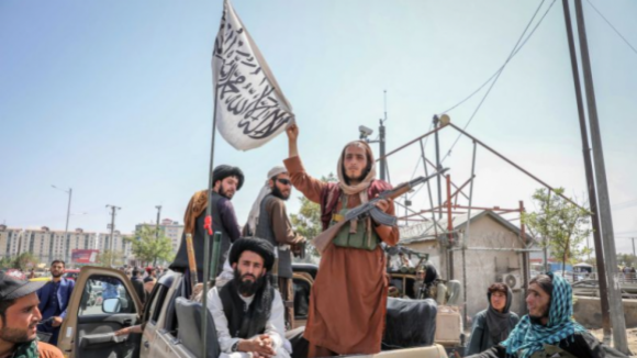 Afeganistão: Talibãs oficializam proibição de partidos políticos
