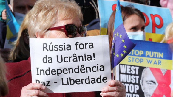 Russos protestam domingo no Porto e em Lisboa contra “regime terrorista” de Putin
