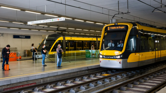 Metro do Porto sem serviço entre Trindade e Santo Ovídio até às 13 horas de domingo