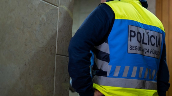 Detidos dois suspeitos de tráfico e apreendidas mais de 300 doses de droga no Porto