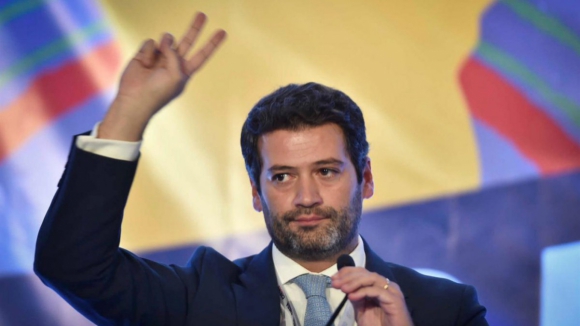 Chega promete candidato presidencial próprio se opções forem Marques Mendes e Santos Silva