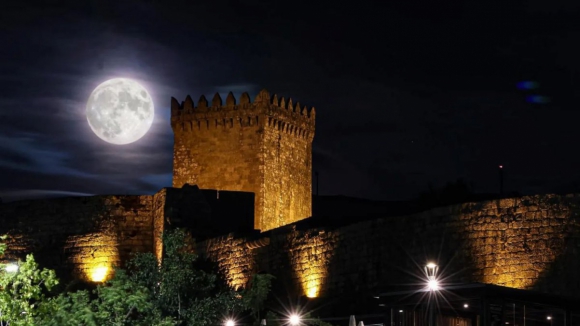 Primeira superlua de agosto iluminará o céu noturno na terça-feira (1º) 