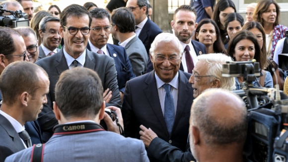 Costa visita renovado Liceu Alexandre Herculano e elogia “trabalho conjunto” entre Governo e autarquia