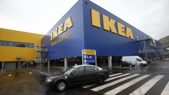Loja do IKEA em Matosinhos evacuada devido a problemas em motor de carro 