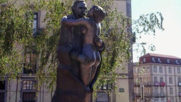 Nova petição pede que não se remova estátua de Camilo no Porto