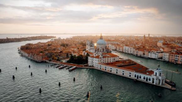 Veneza escapa à integração na lista de património ameaçado da Unesco