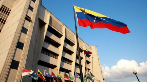 Venezuela pede extradição de opositores radicados em Espanha e nos EUA