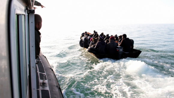 Mais de 330 migrantes resgatados por navio dos Médicos Sem Fronteiras