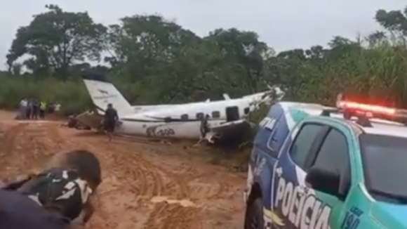 Avião cai na Amazónia e não há sobreviventes