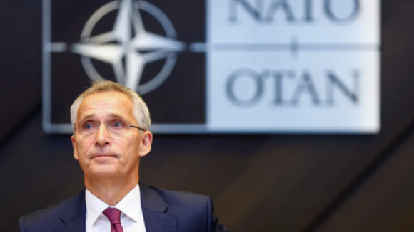 Stoltenberg diz que NATO tem de se preparar para guerra longa na Ucrânia