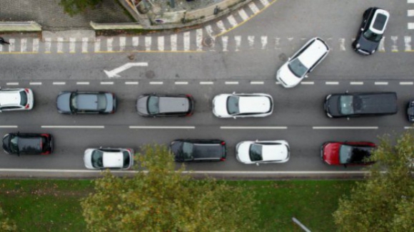 Emissões geradas por transporte rodoviário aumentaram mais de 6% em Portugal 