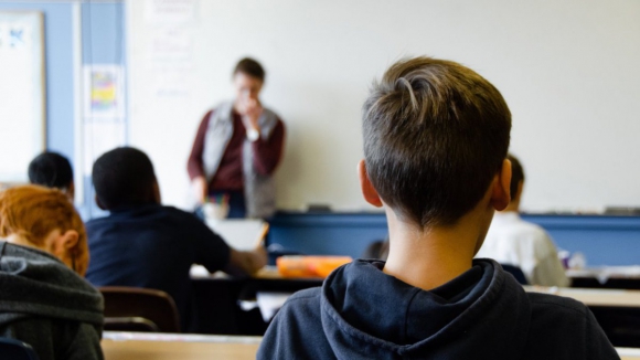 Ensino público perdeu 10 mil professores na última década