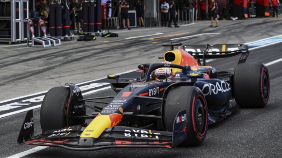 Max Verstappen vence no Japão e Red Bull conquista título de Construtores na Fórmula 1