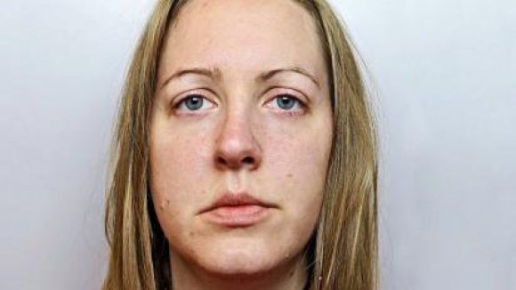 Enfermeira condenada por matar sete bebés poderá ir novamente a julgamento