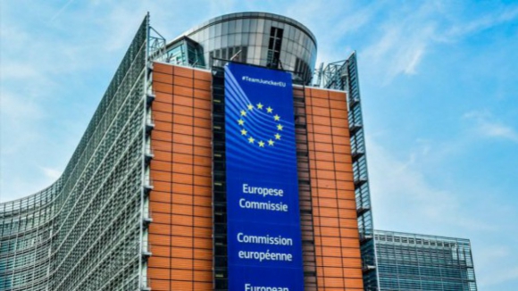 Comissão Europeia lança base de dados para obrigar redes sociais a serem transparentes