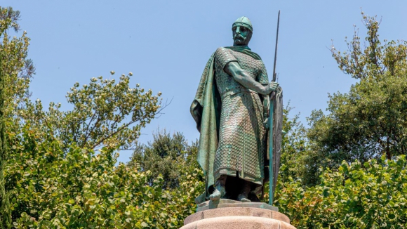 Espada de D. Afonso Henriques foi perdida por D. Sebasti&atilde;o em Alc&aacute;cer Quibir, garante nova investiga&ccedil;&atilde;o