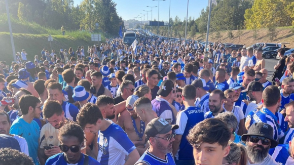 FC Porto: Mar azul a caminho do Estádio da Luz