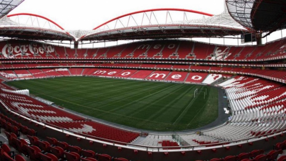 Carrinhas com adeptos do FC Porto apedrejadas nas imediações do Estádio da Luz