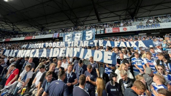 Claque alem&atilde; exibe mensagem de apoio ao Colectivo 95 e enaltece amizade antiga