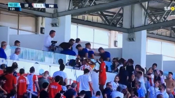 FC Porto B: Elementos do Staff e jogadores agredidos no jogo contra o Leixões