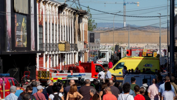 Sobe para 13 número de mortos no incêndio em zona de discotecas em Múrcia