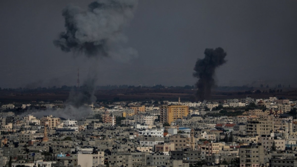 Exército lança ataque contra casa de chefe dos serviços secretos do Hamas
