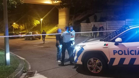 Homem morto a tiro pela PSP no Porto seguia em viatura roubada