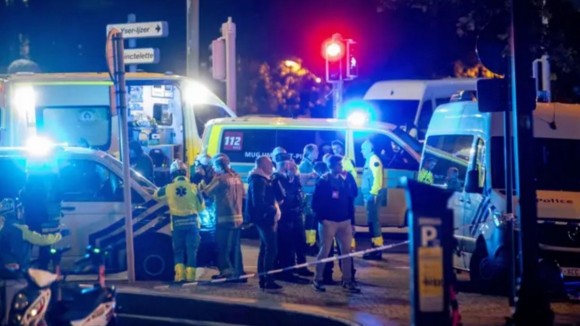 Ataque "terrorista" na Bélgica. Pelo menos dois mortos em tiroteio em Bruxelas