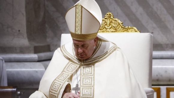 Papa Francisco lamenta "grave situação" em Gaza e o bombardeamento de uma igreja e um hospital