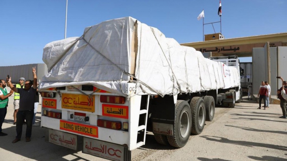 Mais 17 camiões com ajuda humanitária entraram na Faixa de Gaza este domingo