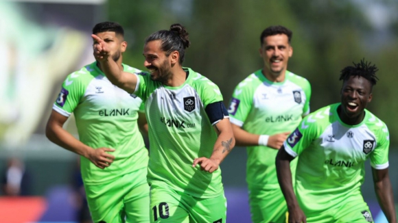 DESPORTO (Futebol) - Lank FC Vilaverdense de 'casa às costas