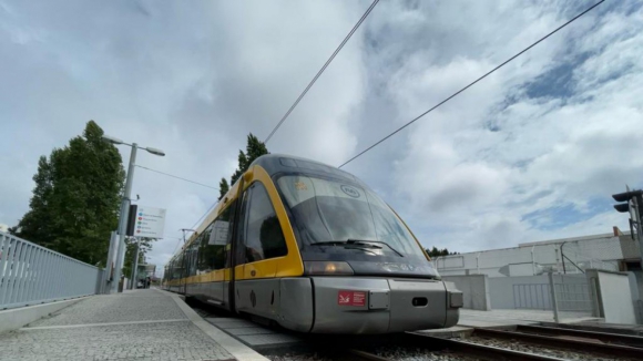 Metro do Porto com circulação interrompida