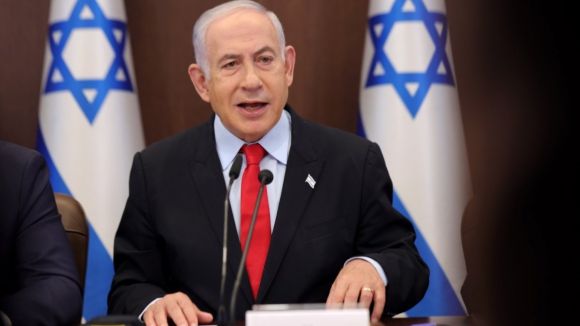 Primeiro-ministro de Israel reúne-se com famílias de sequestrados em Gaza