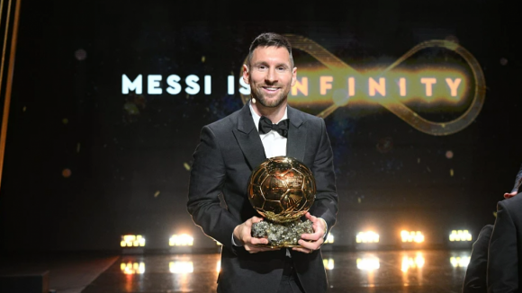 A primeira mensagem de Lionel Messi após a conquista da oitava Bola de Ouro