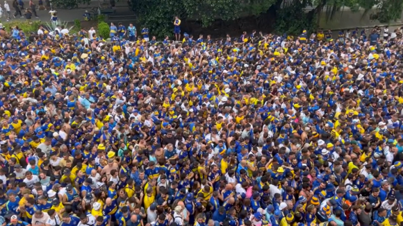 Final da Libertadores. Apreensão às portas do Maracanã com milhares de adeptos sem bilhete 