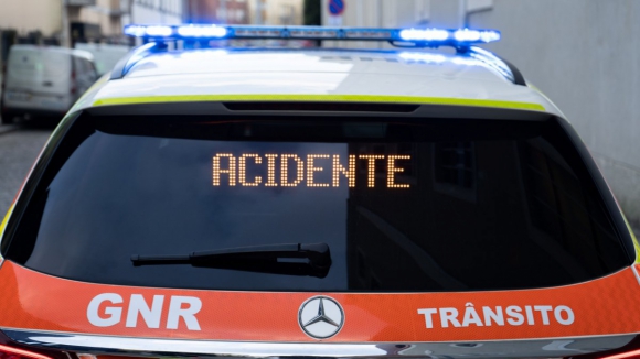 Despiste na A4 em Paredes obriga ao corte de via