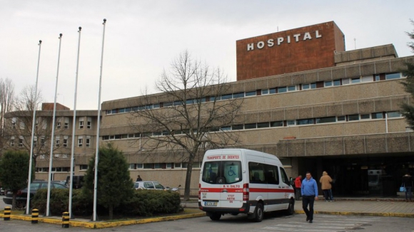 Notícia Porto Canal. Hospital de Chaves coloca cirurgiões e médicos internos a observar crianças na Pediatria