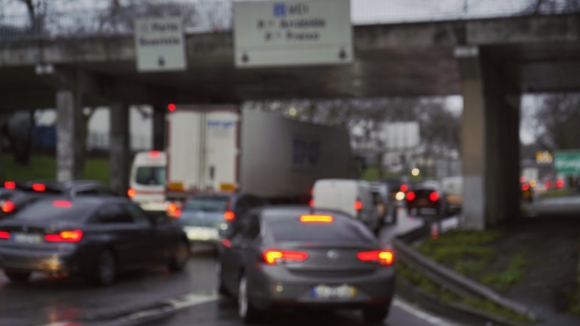 Trânsito no Porto volta a dar dores de cabeça esta terça-feira