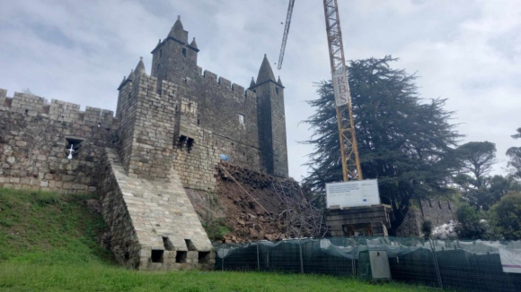 PS responsabiliza Câmara de Santa Maria da Feira por derrocada na muralha do castelo