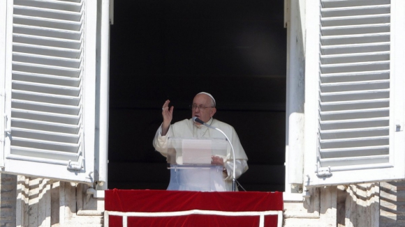 Papa Francisco toma rara decisão de demitir bispo americano crítico